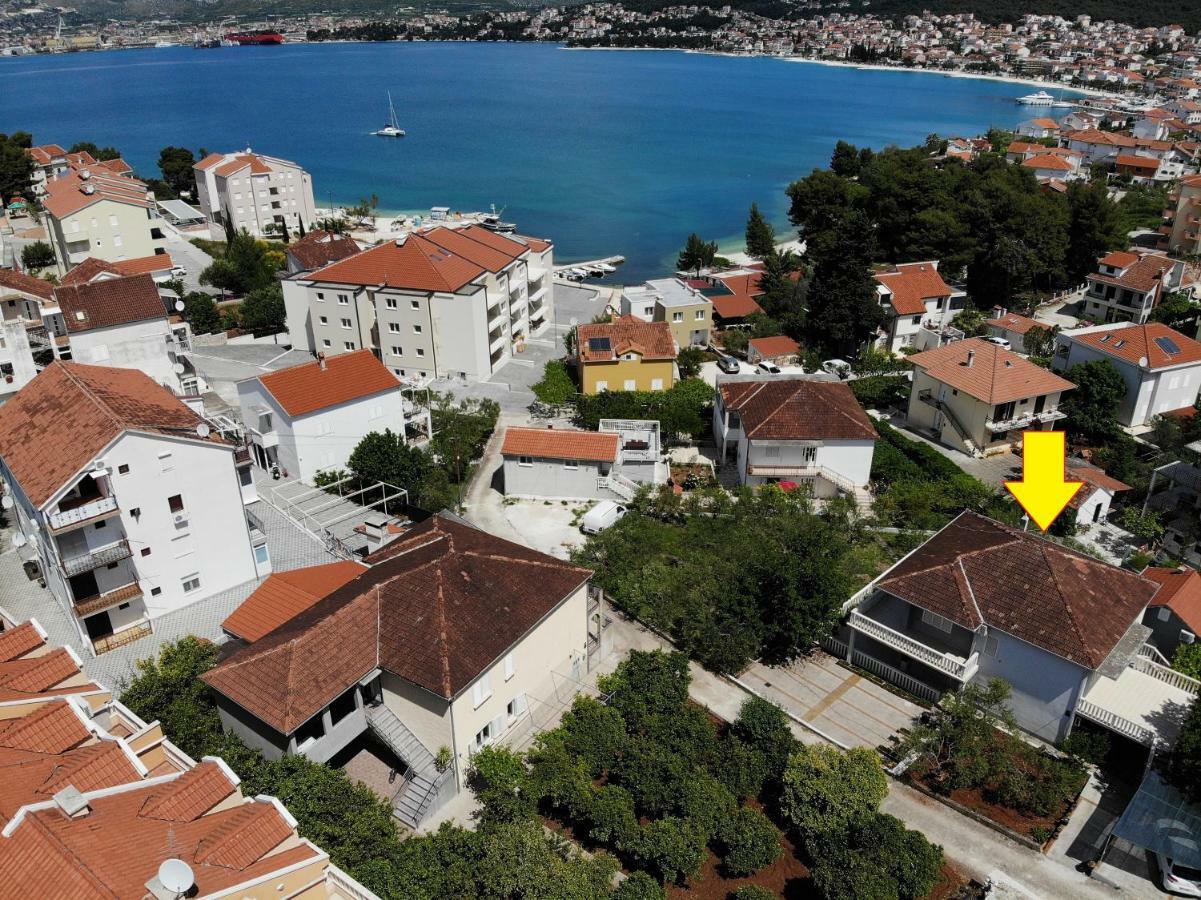 Flora Lägenhet Trogir Exteriör bild