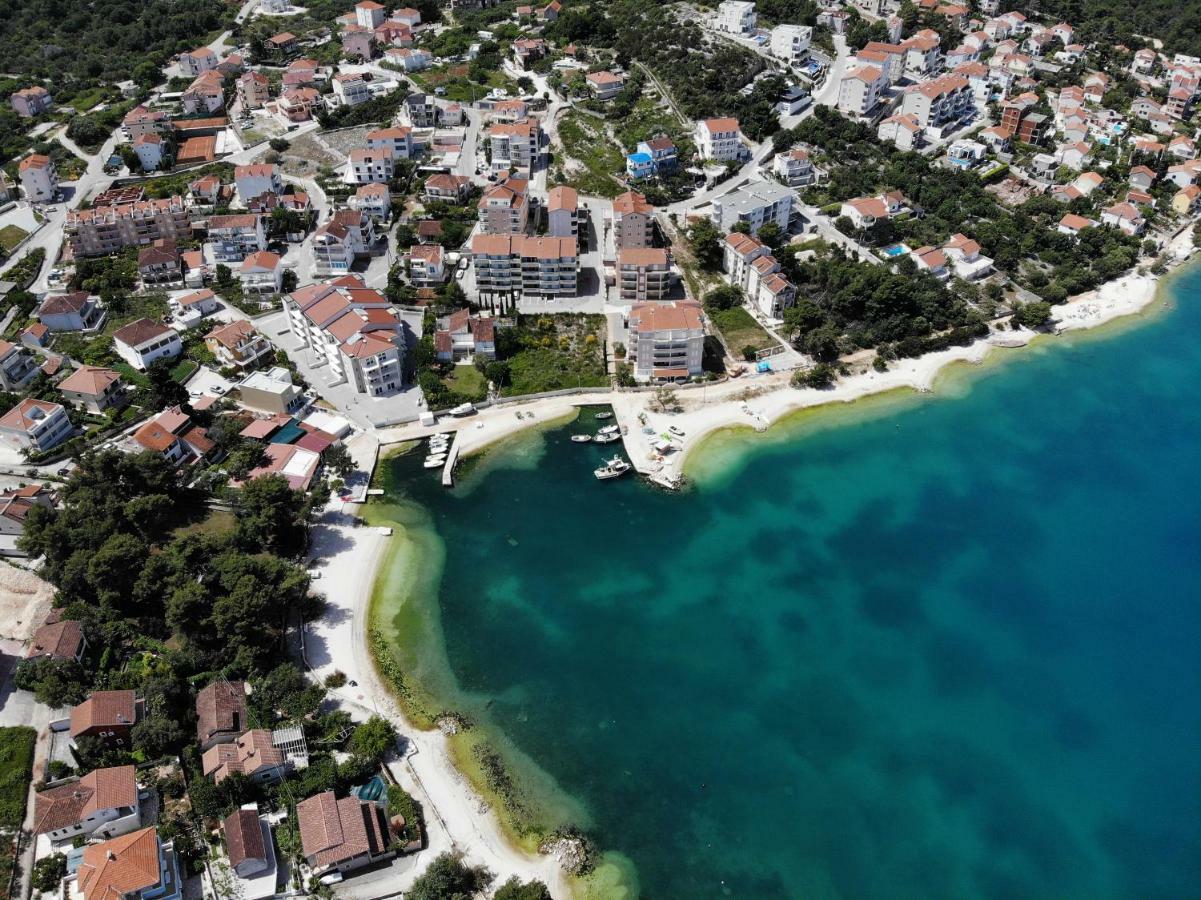 Flora Lägenhet Trogir Exteriör bild