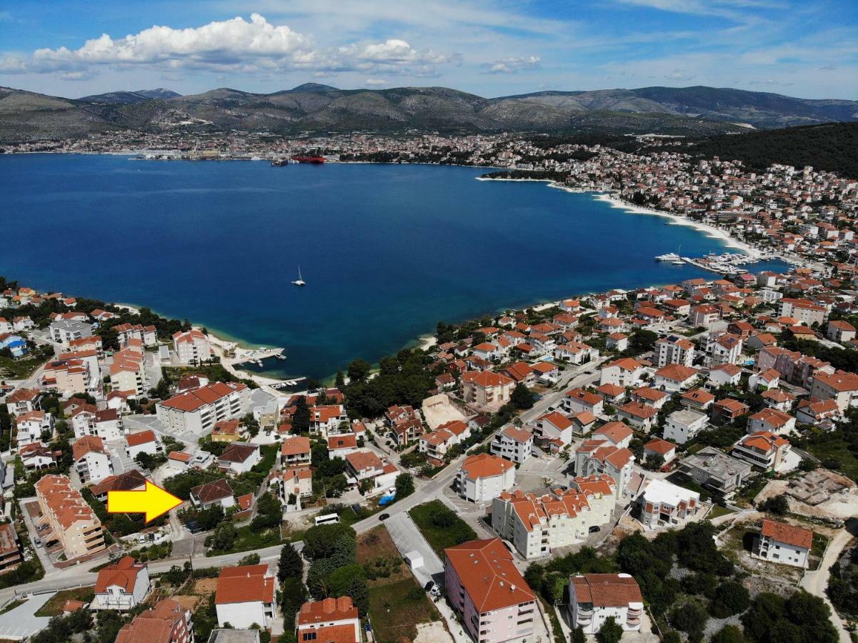 Flora Lägenhet Trogir Exteriör bild