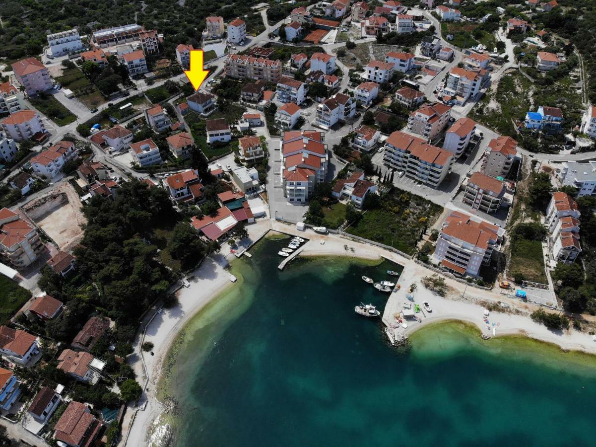 Flora Lägenhet Trogir Exteriör bild
